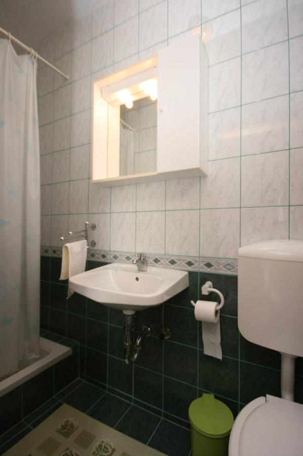 Apartment Stara Novalja 6301B Екстериор снимка